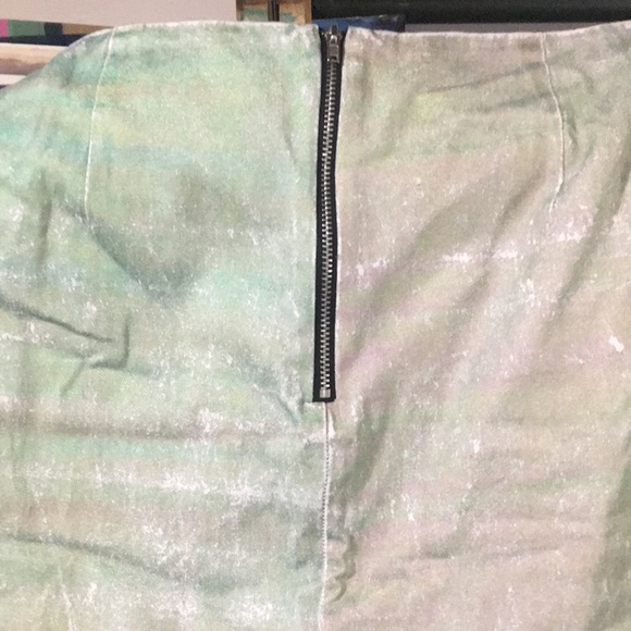 Dreamy pearlescent skirt - Picture 4 of 7